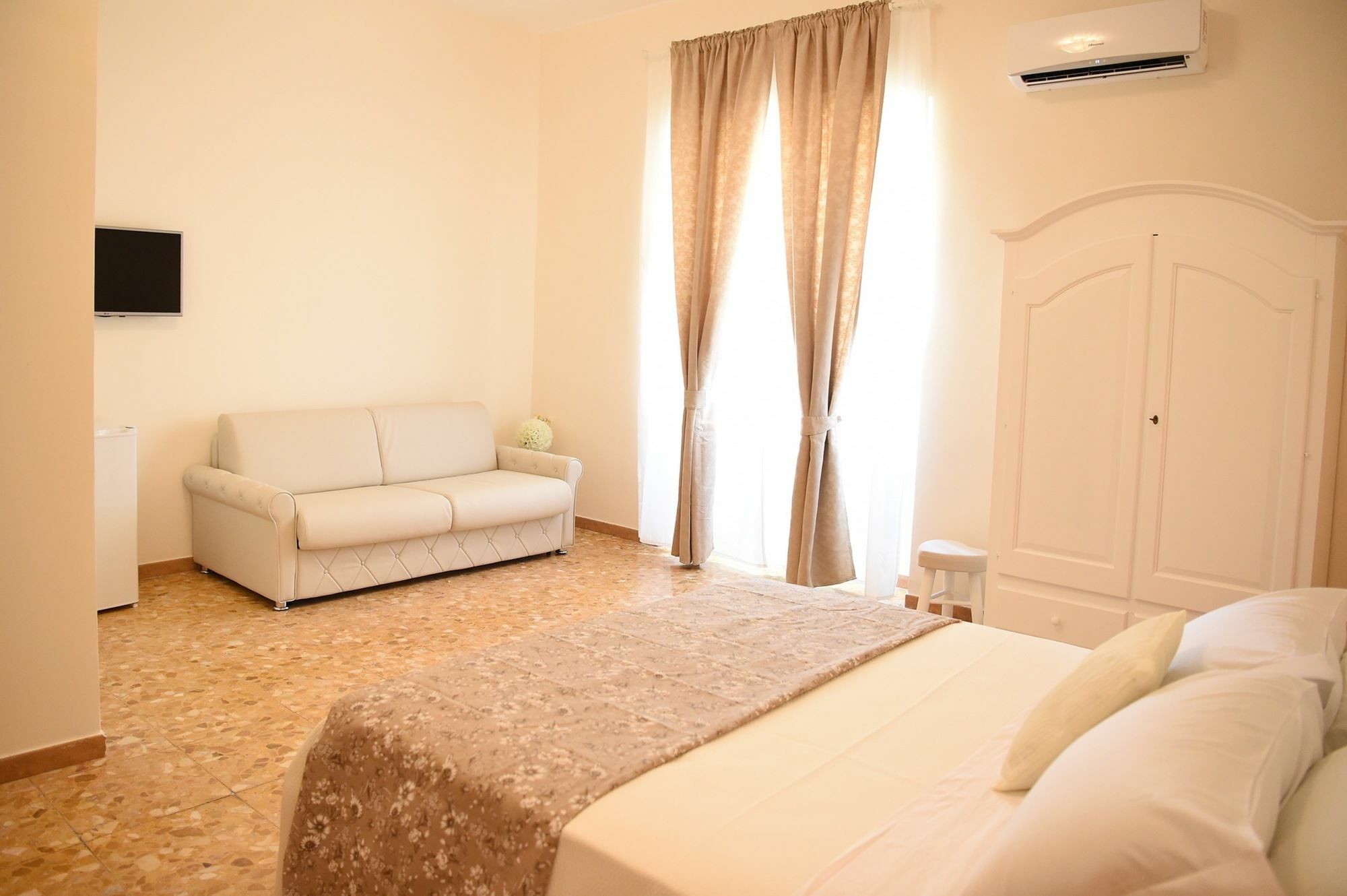 B&B Bonnes Suites Наполи Екстериор снимка
