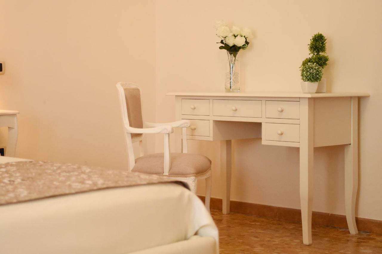 B&B Bonnes Suites Наполи Екстериор снимка